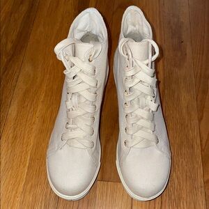 Dirty Laundry Campus Queen platform booties, canvas, block heel. Size 36.5/6